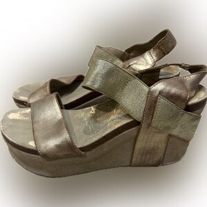 OTBT Platform Sandals